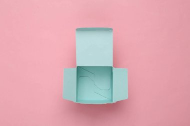 Pembe arkaplandaki mavi boş kutuyu düzenle