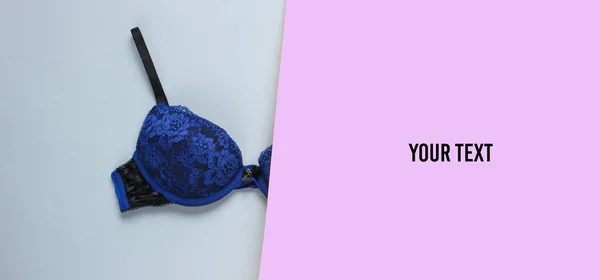 Metà Reggiseno Femminile Nascosto Dietro Foglio Carta Rosa Minimalismo Concetto — Foto Stock