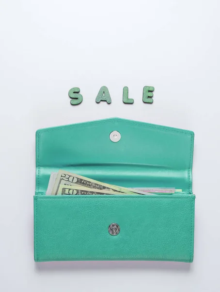 Modrá Módní Peněženka Bílém Pozadí Slovním Prodejem Horní Pohled Minimální — Stock fotografie