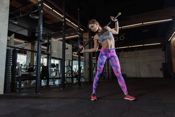 Formda Bir Kadın Vücut Ölçüsüyle Egzersiz Yapıyor Aerobik Güçlü Tonlu — Stok fotoğraf