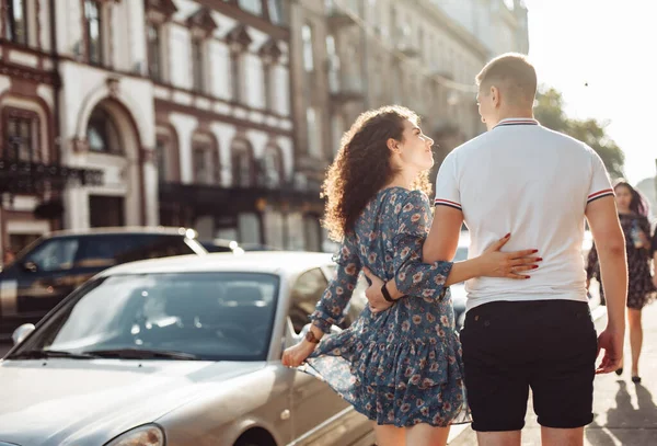 Young Couple Love Walking City Sunset Romantic Date Falling Love — Stok fotoğraf