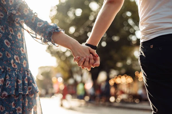 Romantic Relationship Concept Close Hands Loving Couple City — Zdjęcie stockowe