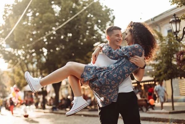 Young Couple Love Having Fun Together City Romantic Relationship Concept — Zdjęcie stockowe