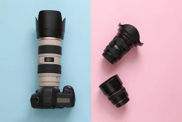 Professional Digital Camera Set Lenses Blue Pink Background Top View — Stock Photo, Image