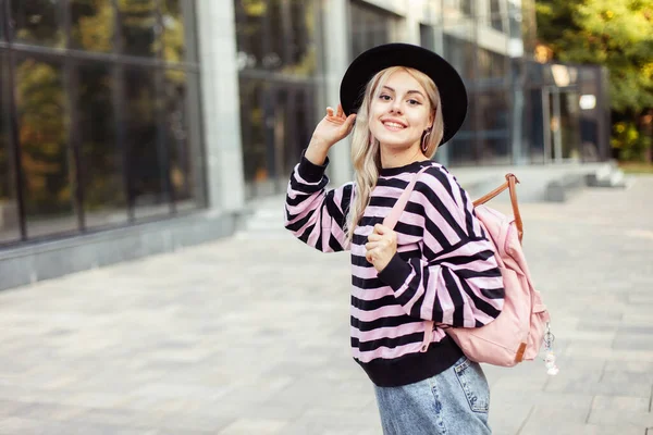 Charismatic Young Woman Student Hat Backpack Outdoors — Stockfoto