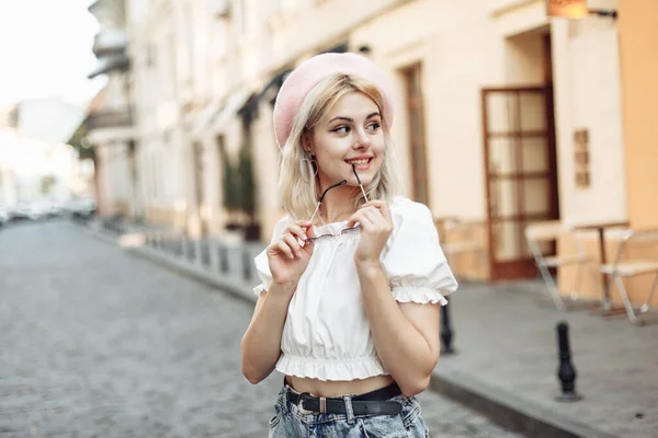 Portrait Charming Young Woman Beret Glasses European Street — Stockfoto