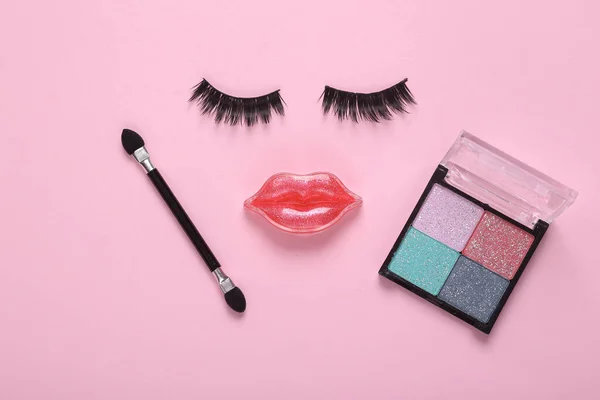 False Eyelashes Lips Shape Face Eyeshadow Palette Pink Background Beauty — Stock Photo, Image