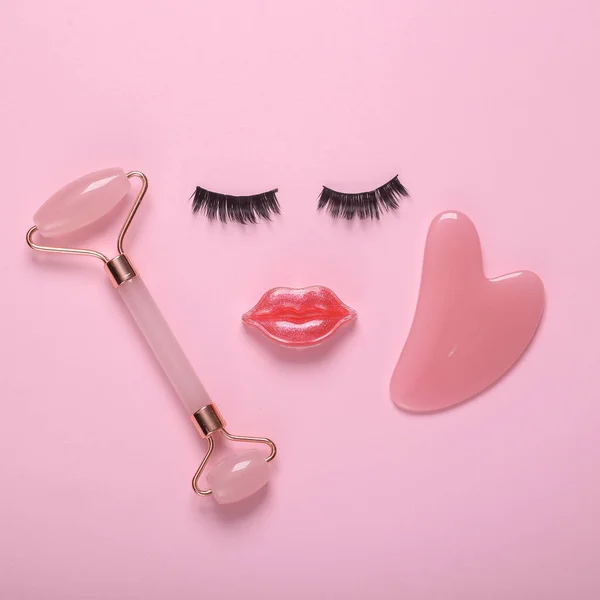 False Eyelashes Lips Shape Face Facial Massage Roller Pink Background — 스톡 사진