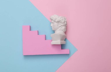 David mavi arka planda geometrik merdivenleri kırdı. Rekabet konsepti