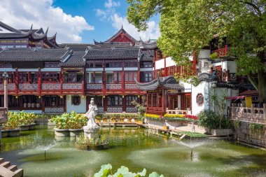 Şangay, Çin, Yuyuan Garden bölgesinin geleneksel antik mimarisi.