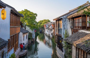 Şangay, Çin - 30 Eylül 2018: Zhou Zhuang su köyü