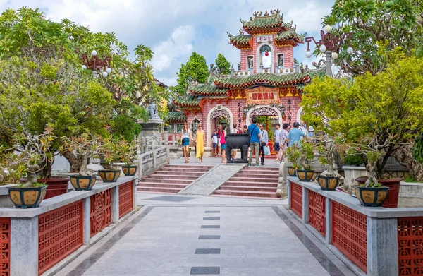 Hoi Vietnam November 2019 Tourists Entrance Cultural Garden Old Town — Fotografia de Stock