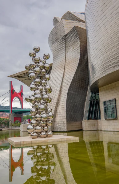 Bilbao Spain 2018 카푸어 Anish Kapoor 가80 스테인 공으로 구성된 — 스톡 사진