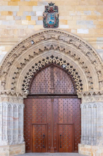 Spagna Bilbao Porta Legno Nel Portico Della Cattedrale Santiago — Foto Stock