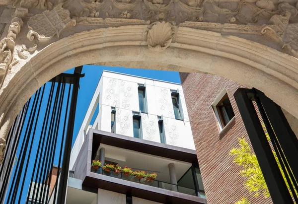 Spanje Burgos Contrast Van Oude Moderne Architectuur Oude Stad — Stockfoto