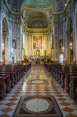 Riva del Garda, İtalya - 22 Mart 2022: Başrahip Kilisesi (Chiesa Arcipetale)