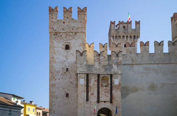 Sirmione Ιταλία Μαρτίου 2022 Λεπτομέρεια Της Κύριας Πύλης Του Κάστρου — Φωτογραφία Αρχείου