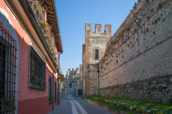 Italy Lazise Old Town Street City Walls — Stock fotografie