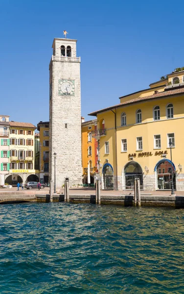 Riva Del Garda Itália Praça Catena Com Antiga Torre Apponale — Fotografia de Stock