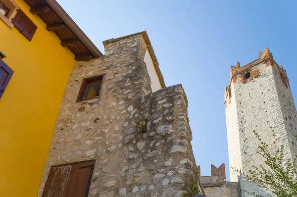 Malcesine Italy Upward View Main Tower Scaligeri Castle — Stockfoto