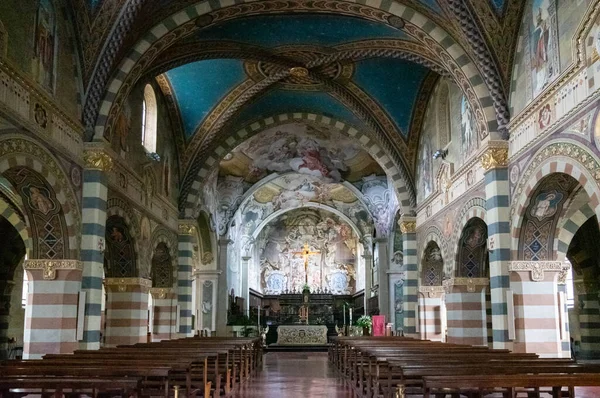 Bobbio Włochy Maja 2018 Nawa Katedry Santa Maria Assunta Freskami — Zdjęcie stockowe