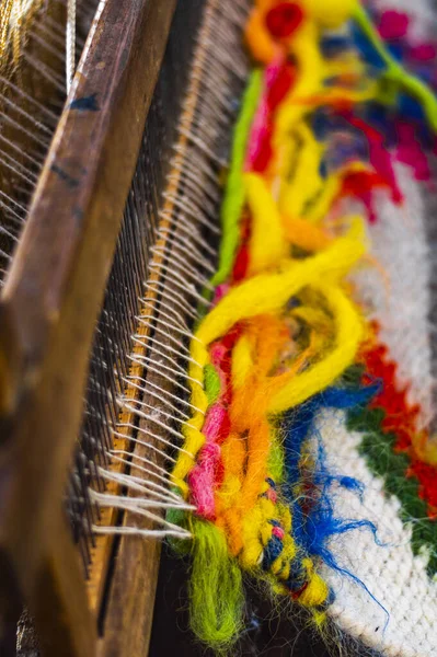 Ukrayna 'da halı dokuma tezgahı