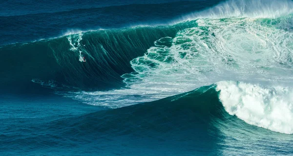 Grandes Ondas Nazaré Portugal Ondas Oceano Atlântico Portugal Ondas Para — Fotografia de Stock