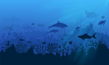 Mavi deniz tabanında yunus, köpekbalığı, vatoz, kaplumbağa ve gemi enkazı bulunan mercan resiflerinin silueti. Sualtı arkaplan vektörü çizimi.