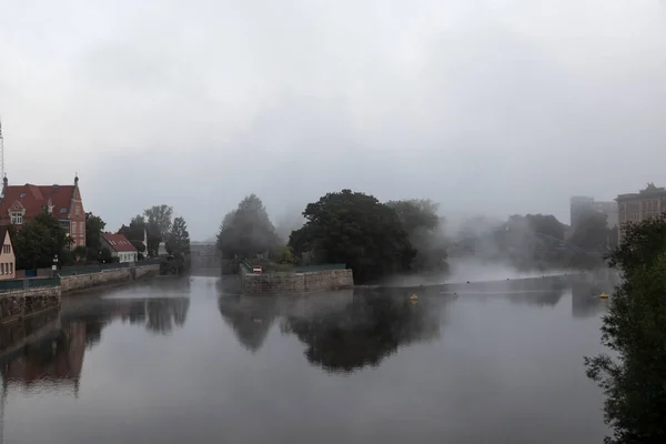 Hameln Aşağı Saksonya Almanya 2021 Hameln Kasaba Kütüphanesi Weser Nehrinde — Stok fotoğraf