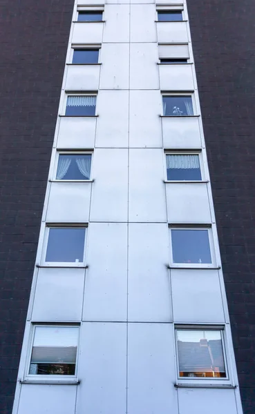 Huerth Nrw Niemcy 2021 Wysoki Budynek Mieszkalny Widok Okna — Zdjęcie stockowe