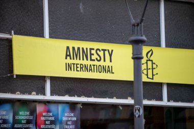 Bonn, NRW, Almanya, 03: 30 30 2021 Uluslararası Af Afişi