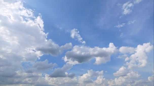 Vidéo Time Lapse Nuages Blancs Déplaçant Sur Ciel Bleu — Video