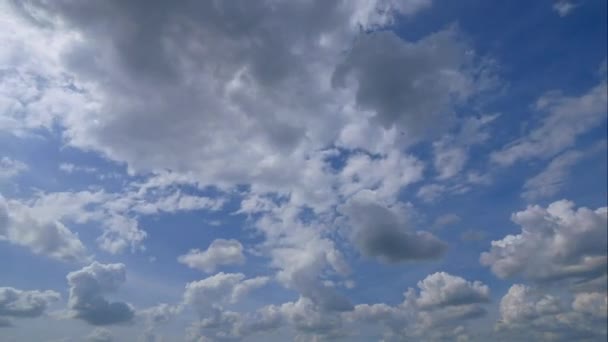 Vidéo Time Lapse Nuages Blancs Déplaçant Sur Ciel Bleu — Video