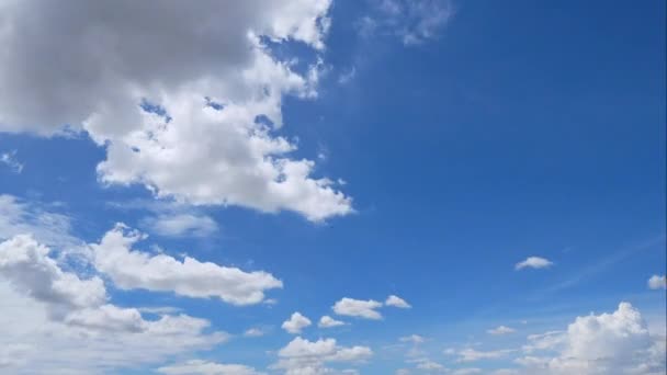 Vidéo Time Lapse Nuages Déplaçant Sur Ciel Bleu — Video