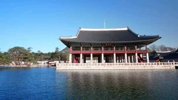 Πλάνα Από Αρχαίο Ναό Στη Λίμνη Του Κιότο Ιαπωνία — Αρχείο Βίντεο
