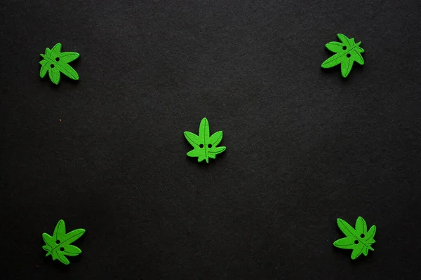 Cannabis Färgglada Ram Marijuana Gröna Dekorationer Svart Djup Bakgrund Legalisering — Stockfoto
