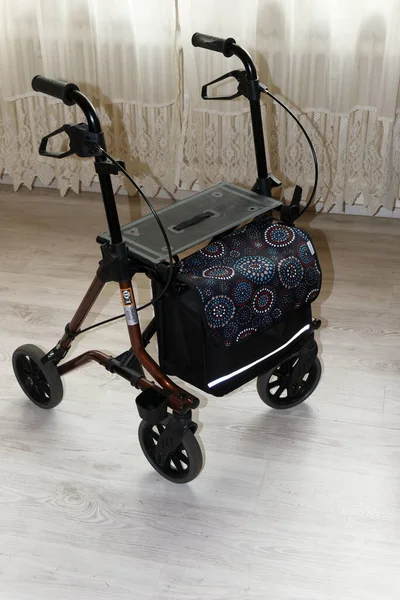 Hjälpmedel För Rörelsehindrade Walking Aid Walker — Stockfoto