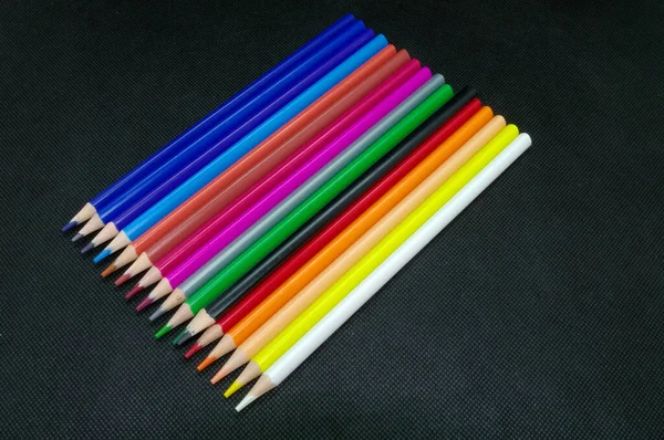 Painting Drawing Various Colored Pencils Neatly Arranged Parallel Black Background — Stock Photo, Image