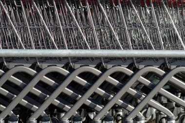 Arkaplan, yapı: Süpermarkette alışveriş: alışveriş arabaları bir araya getirildi