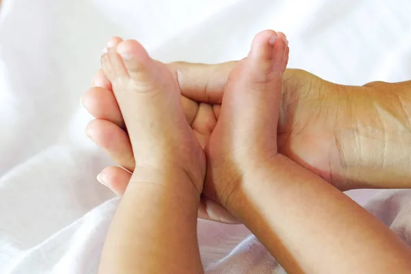 Tiny Baby Feet New Born Baby Feet Placed Palm Mother — Stock Photo, Image