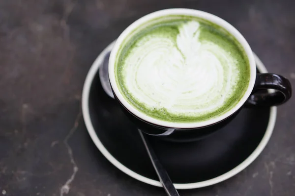 Sıcak kibrit yeşil çay Latte