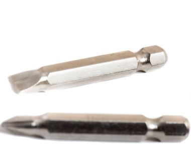 Beyaz arkaplanda izole edilmiş elektrikli tornavida için profesyonel inşaat aracı metal yuvası bit başlığı