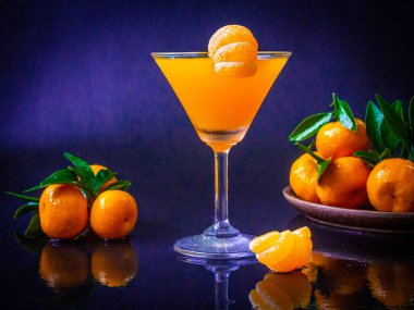 Çok lezzetli taze sıkılmış meyve suyu Vietnam mandalinalarından.