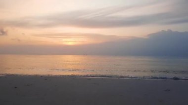 Vietnam adası Phuquok 'ta güzel bir günbatımı. Asya ülkelerindeki inanılmaz seyahatim..