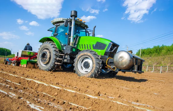 Mechanized Agricultural Sowing Spring — Stockfoto