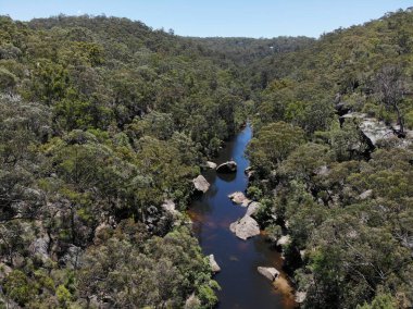 Blue Mountains yakınlarında Jellybean Pool 'un insansız hava aracı görüntüsü.