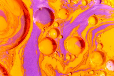 Yağla boyanın karışımı soyut bir görüntü oluşturuyor..