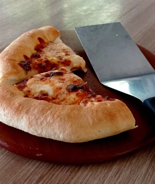 Half Pizza Lunch — Stock Photo, Image