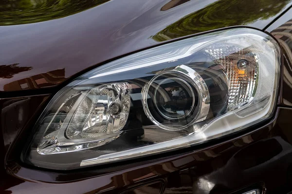 Farlar Modern Bir Arabanın Led Farları Otoyol Araçlarının Işıklandırması — Stok fotoğraf