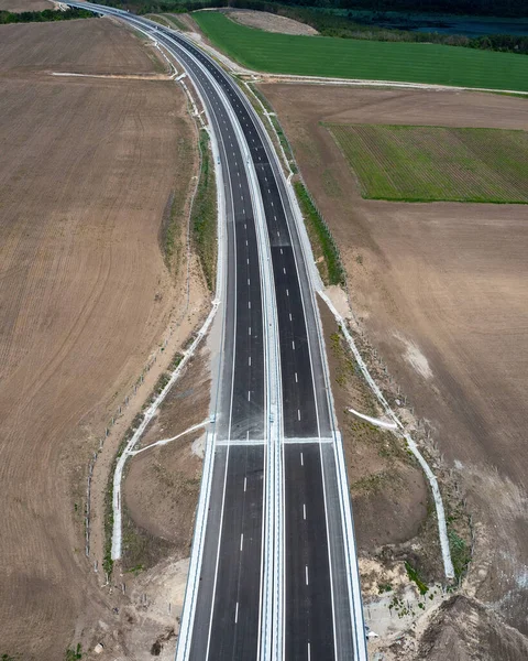 新しい高速道路の無人機からの空中ビュー インフラの概念 — ストック写真